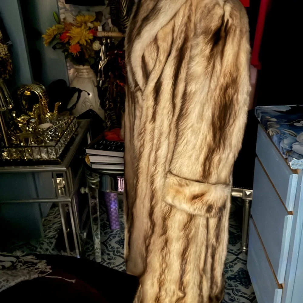 Old Hollywood Glam” Genuine Vintage Fur Full Length Coat - Picture 3 of 10